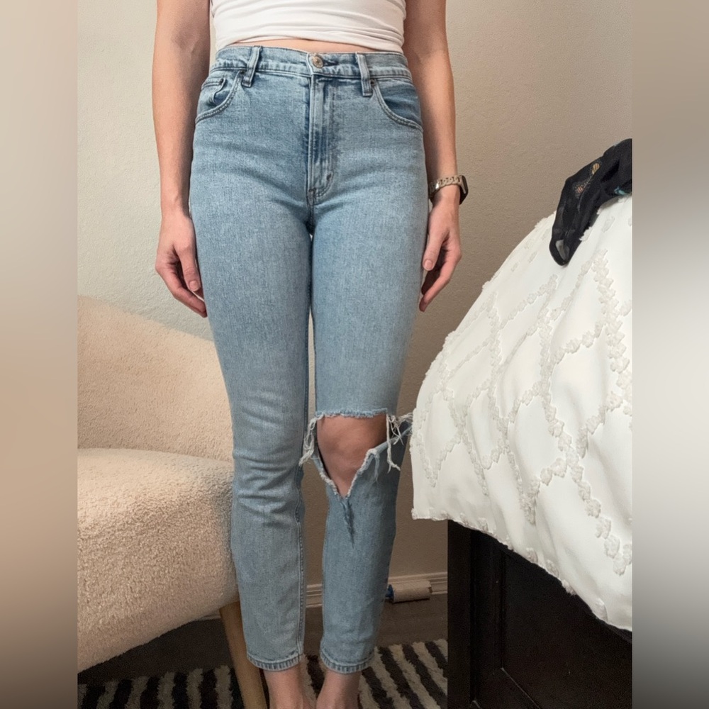 👖LOWEST PRICE👖Women's Light Blue Distressed Jeans